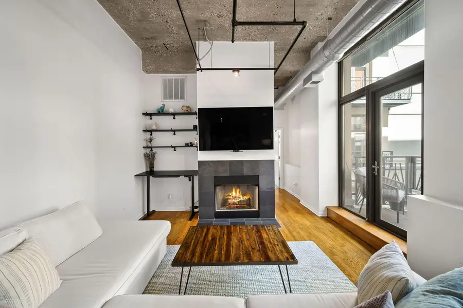 758 N Larrabee Street #628, Chicago, IL 60654 - #3