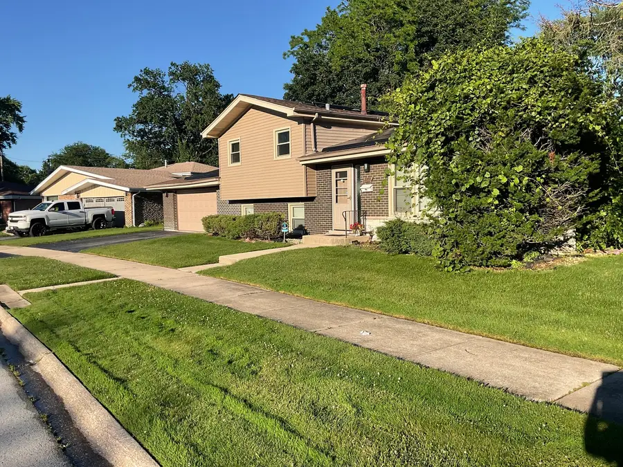 17141 Maryland Avenue S, South Holland, IL 60473 - #2