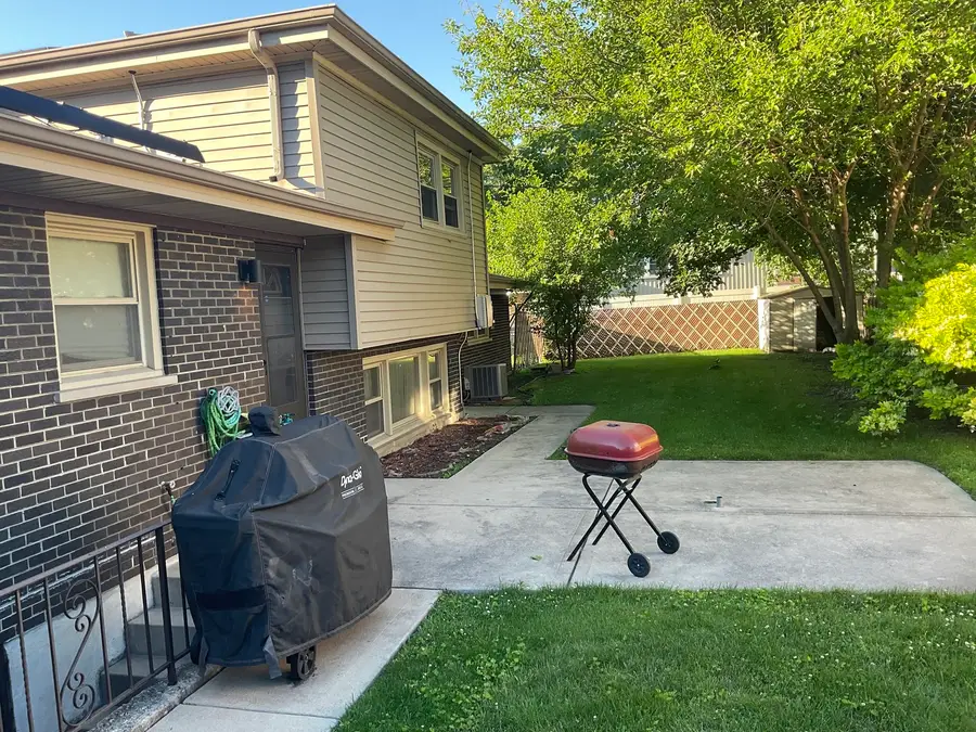17141 Maryland Avenue S, South Holland, IL 60473 - #3