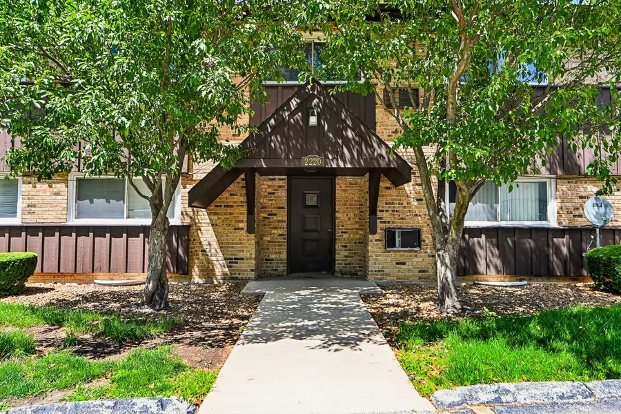2220 Arbor Circle #25, Downers Grove, IL 60515 - #3