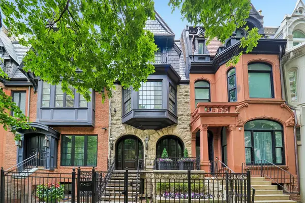 111 E Bellevue Place, Chicago, IL 60611