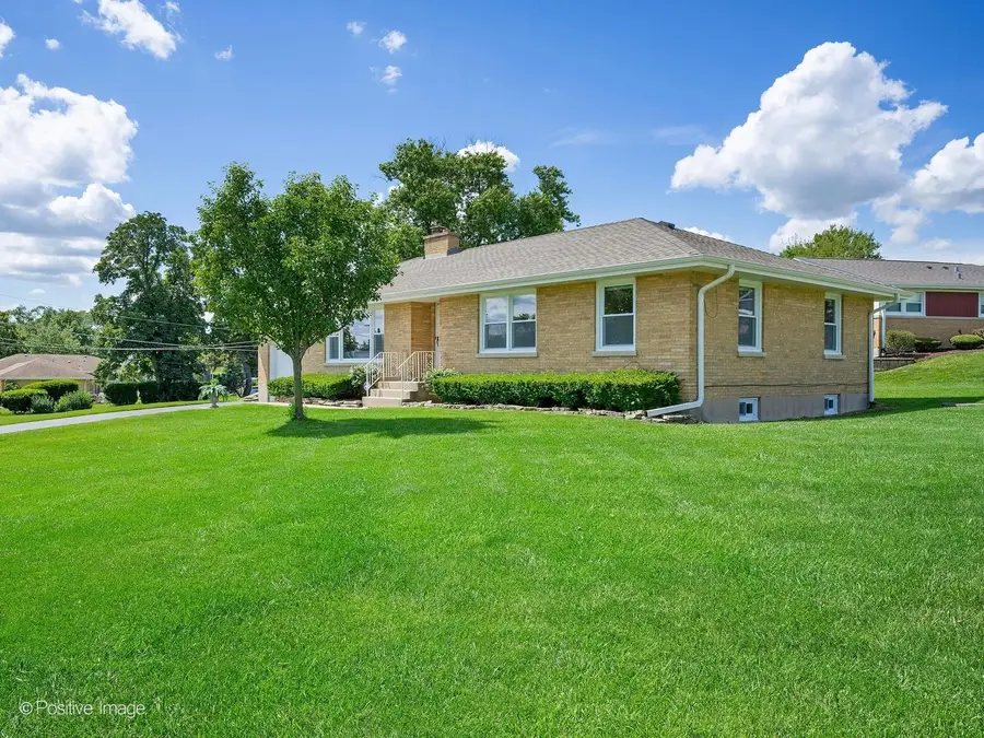 6950 Hillsdale Road, Countryside, IL 60525 - #2