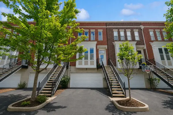 3951 N Washtenaw Avenue, Chicago, IL 60618