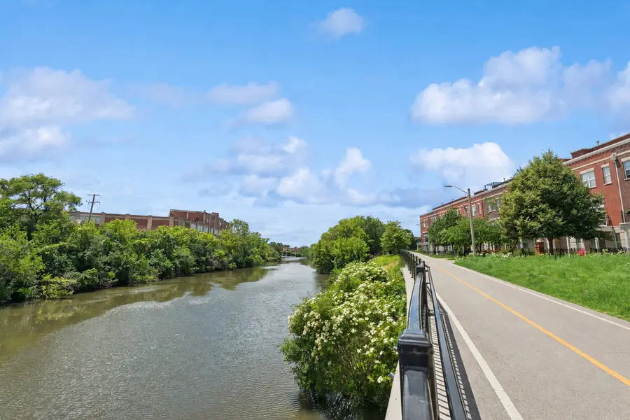 3951 N Washtenaw Avenue, Chicago, IL 60618 - #2