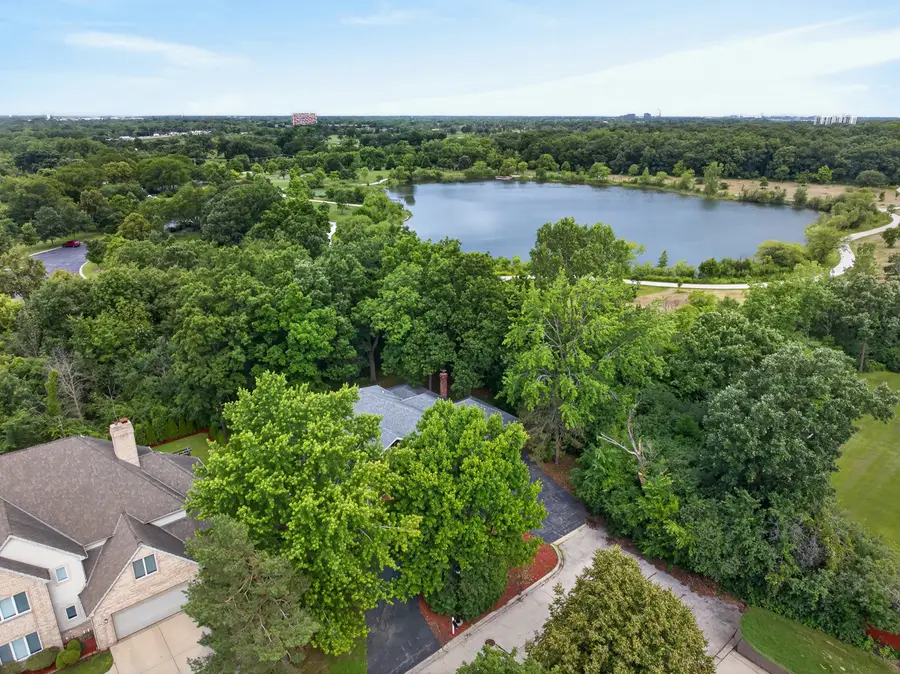 570 N Ellsworth Avenue, Addison, IL 60101 - #3