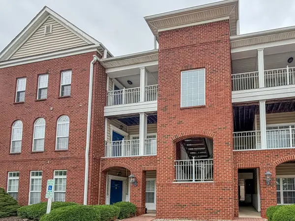1903 N Lincoln Avenue #220, Urbana, IL 61801