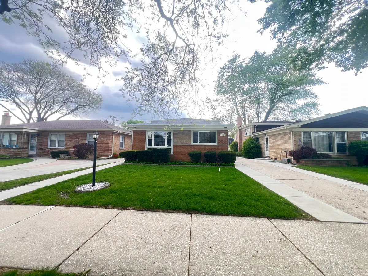 9220 Luna Avenue, Morton Grove, IL 60053 - #1