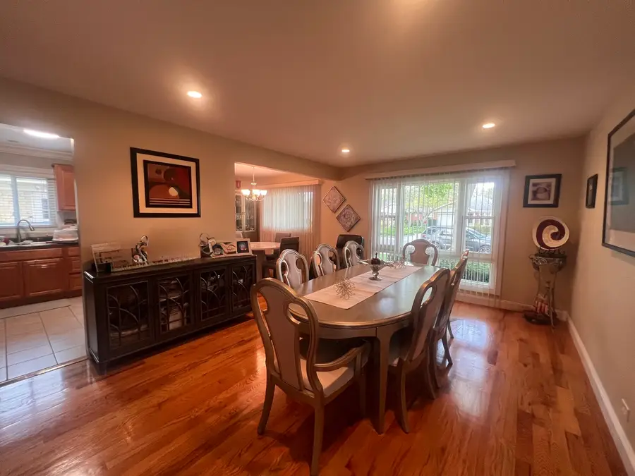 9220 Luna Avenue, Morton Grove, IL 60053 - #2