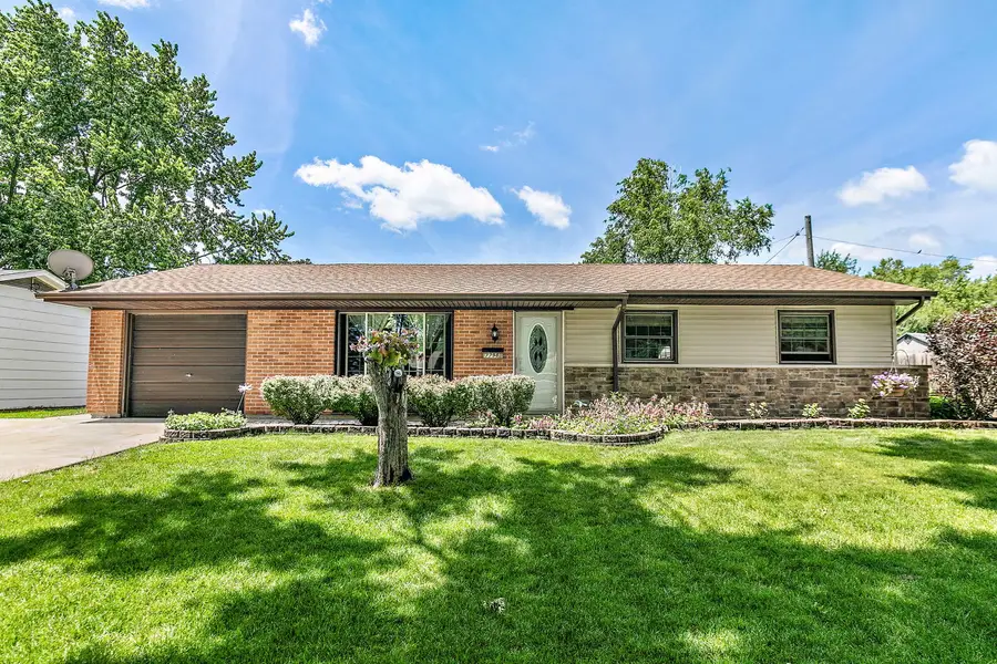 7798 Kingsbury Drive, Hanover Park, IL 60133 - #2