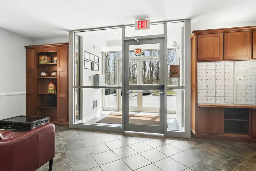 425 Benjamin Drive #202, Vernon Hills, IL 60061 - #3