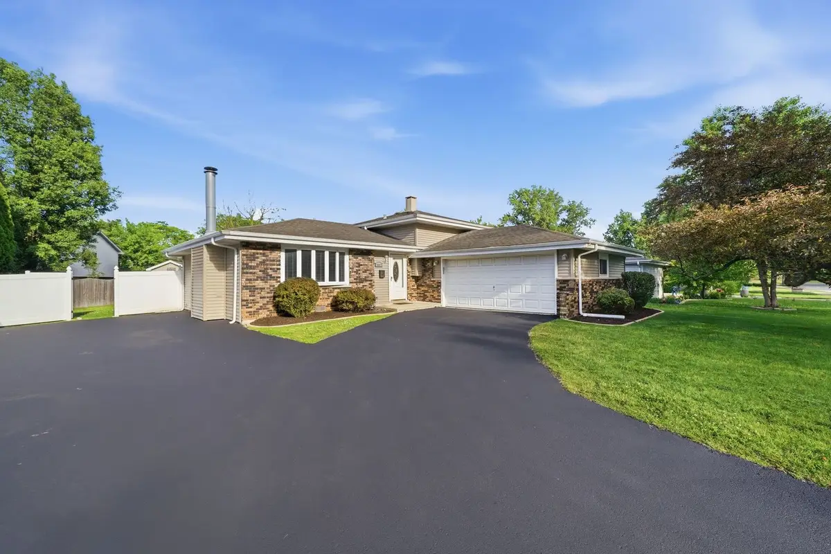 18837 W Louise Drive, Lansing, IL 60438 - #1