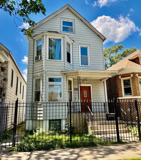 8410 S Burnham Avenue, Chicago, IL 60617