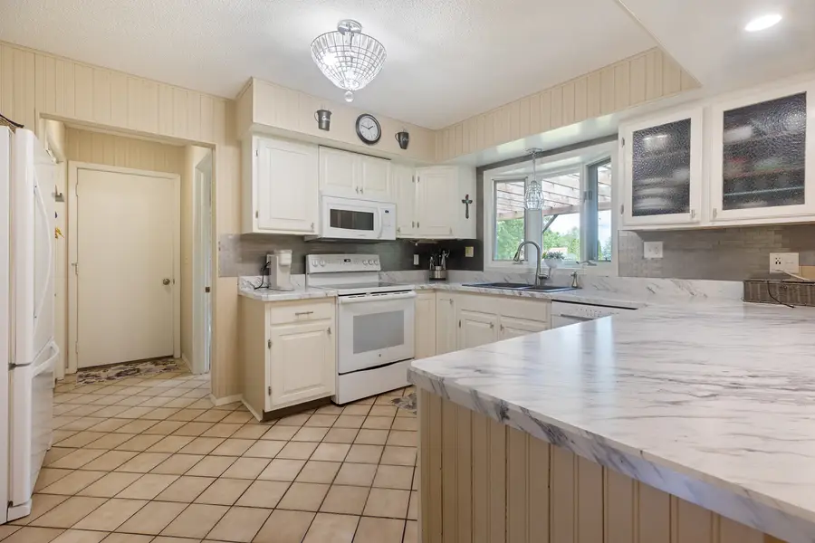 5573 S Beebe Drive, Rochelle, IL 61068 - #3