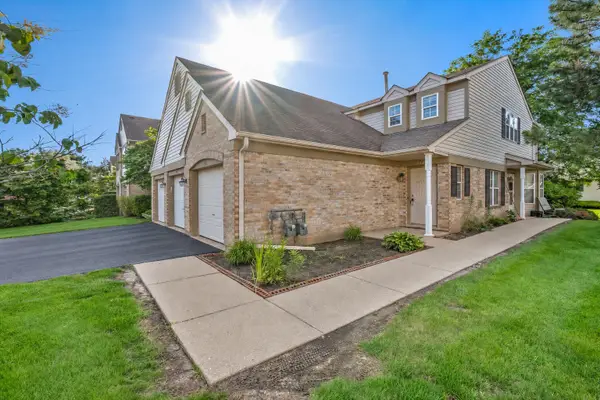 382 Crystal Ridge Drive #382, Crystal Lake, IL 60012