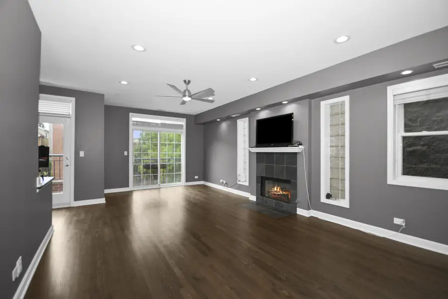 2840 N Damen Avenue #2, Chicago, IL 60618 - #3