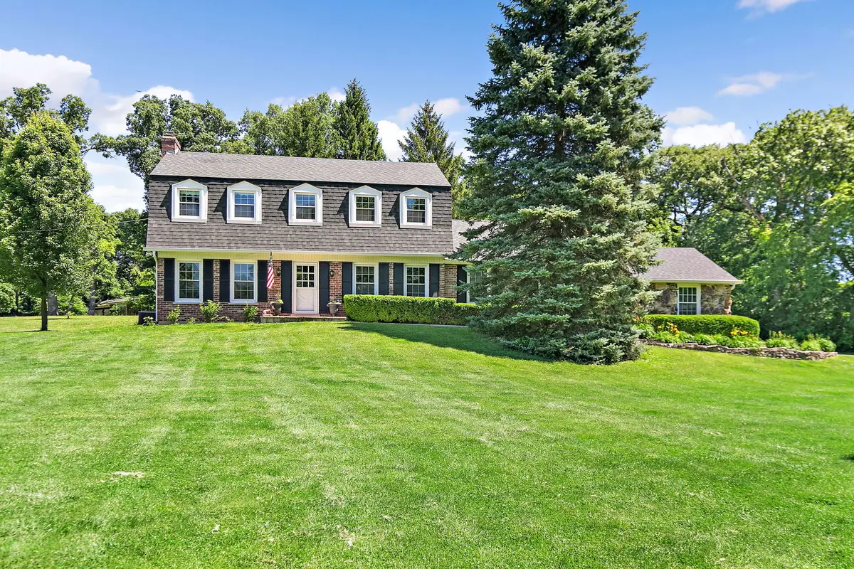 37W384 Ronsu Lane, Saint Charles, IL 60175 - #1