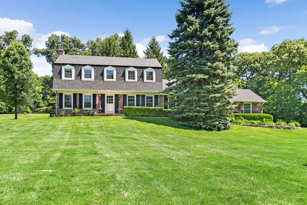 37W384 Ronsu Lane, St. Charles, IL 60175