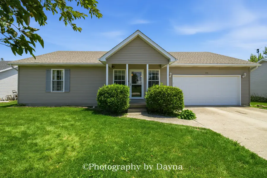 475 S Elm Avenue, Saint Anne, IL 60964 - #2