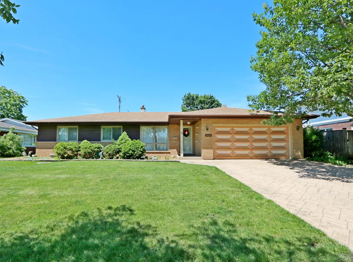 8808 S Pleasant Avenue, Hickory Hills, IL 60457 - #1