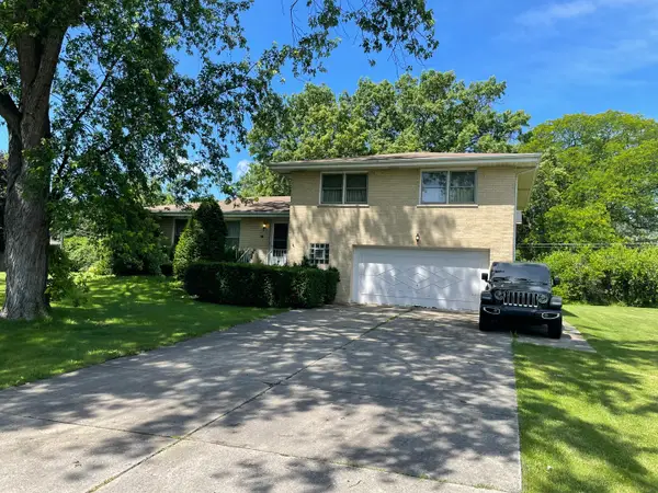 10 E Leon Lane, Prospect Heights, IL 60070