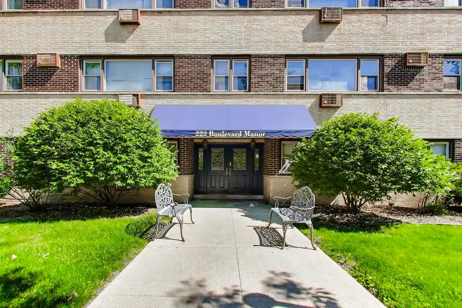 222 Washington Boulevard #305, Oak Park, IL 60302 - #2