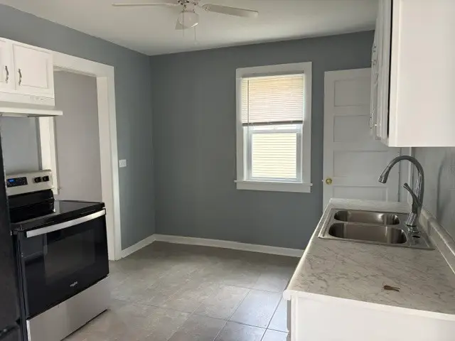 1122 17th Street, Rockford, IL 61104 - #3