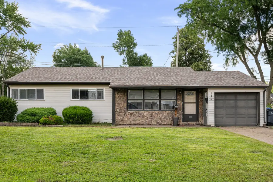 1904 N Oak Street, Bettendorf, IA 52722 - #3