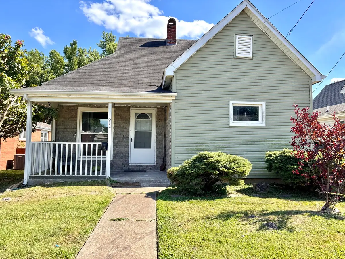 612 W Monroe Street W, Herrin, IL 62948 - #1