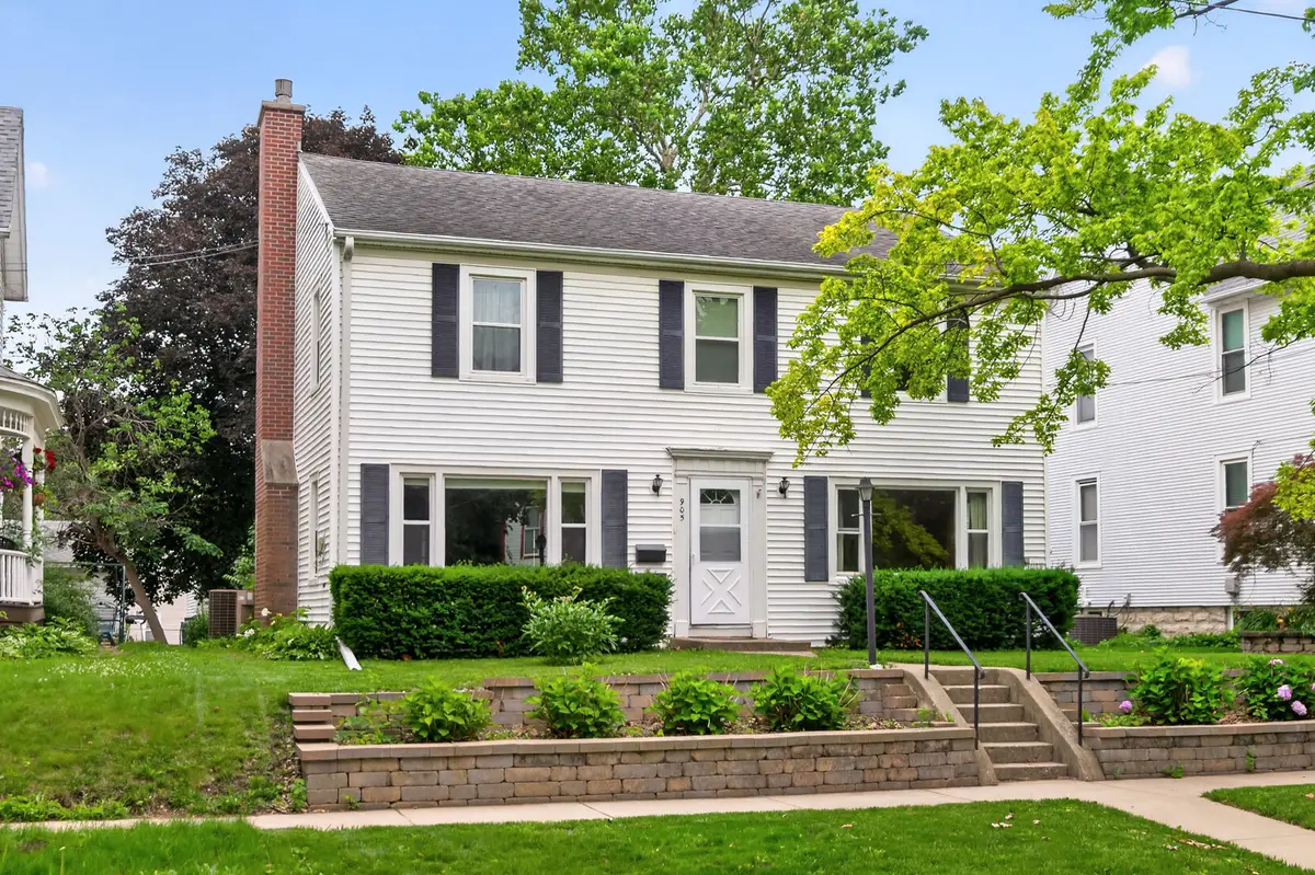 905 S Hennepin Avenue, Dixon, IL 61021 - #1