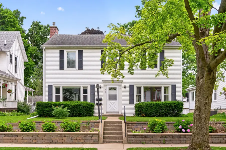 905 S Hennepin Avenue, Dixon, IL 61021 - #2