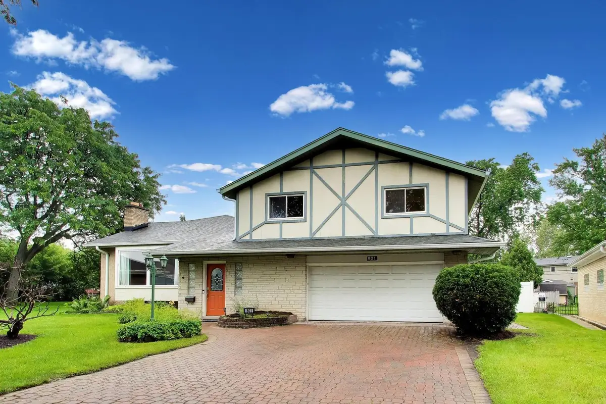 801 E Golfview Drive, Mount Prospect, IL 60056 - #1