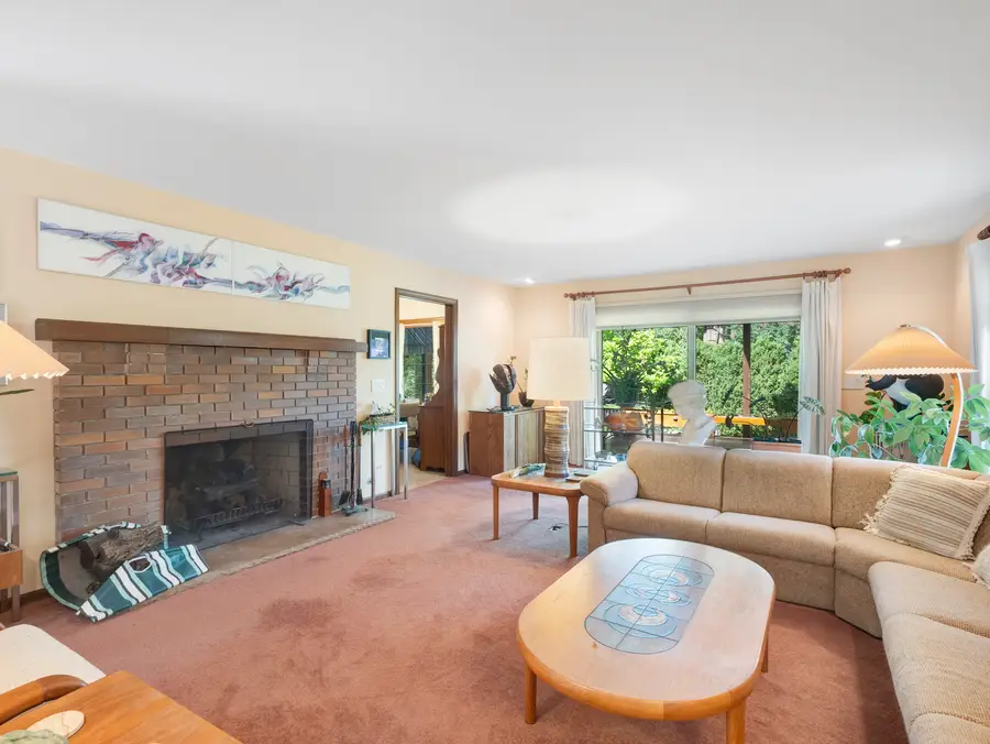 912 Burnham Court, Glenview, IL 60025 - #2