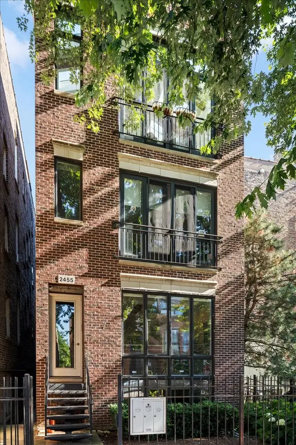 2455 W Walton Street #1, Chicago, IL 60622