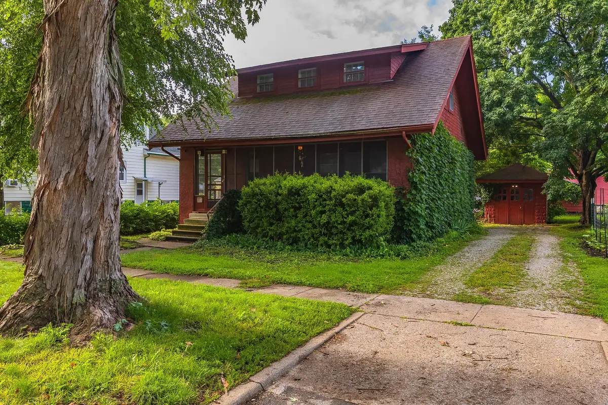 216 E Elmwood Street, Pontiac, IL 61764 - #1