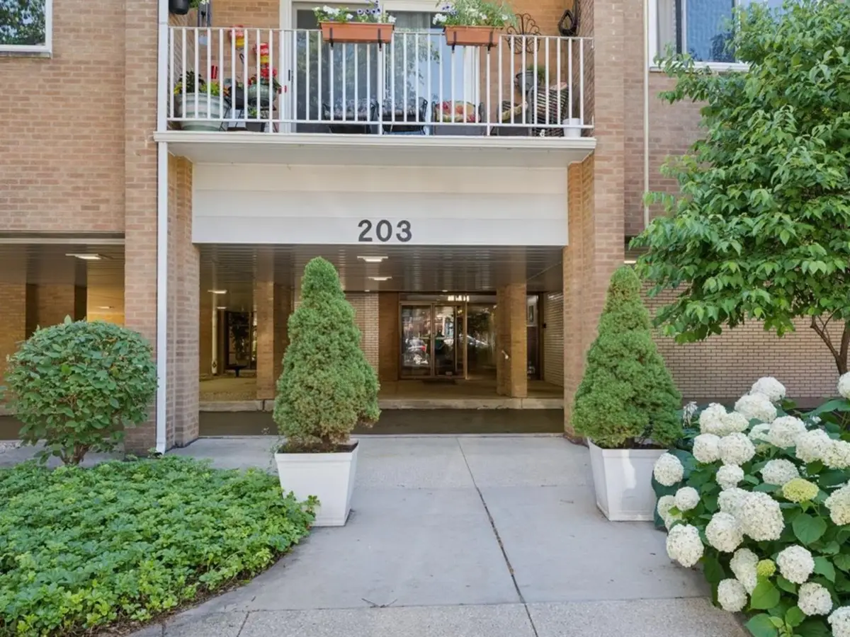 203 N Kenilworth Avenue #2P, Oak Park, IL 60302 - #1