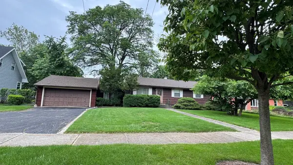 814 E Illinois Street, Wheaton, IL 60187