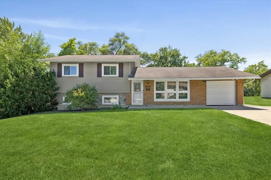 1680 Highland Boulevard, Hoffman Estates, IL 60169 - #2