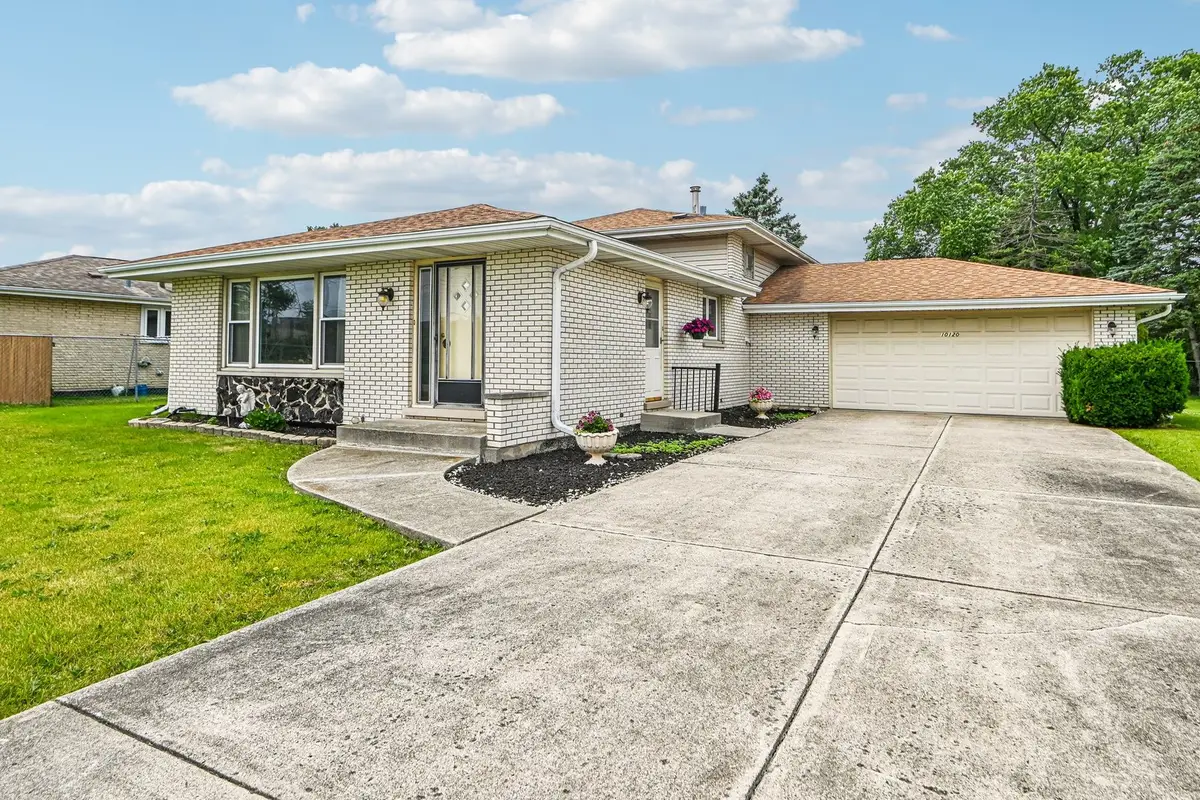 10120 S 78th Avenue, Palos Hills, IL 60465 - #1