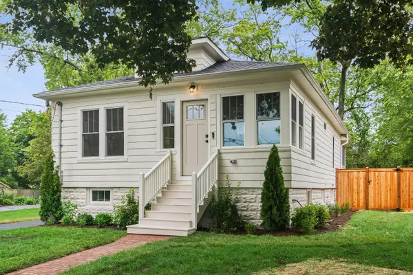 209 Raymond Avenue, Barrington, IL 60010
