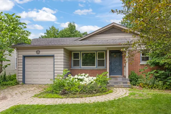 1020 S Gables Boulevard, Wheaton, IL 60189