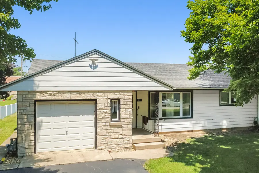 421 E South Street, Peotone, IL 60468 - #2