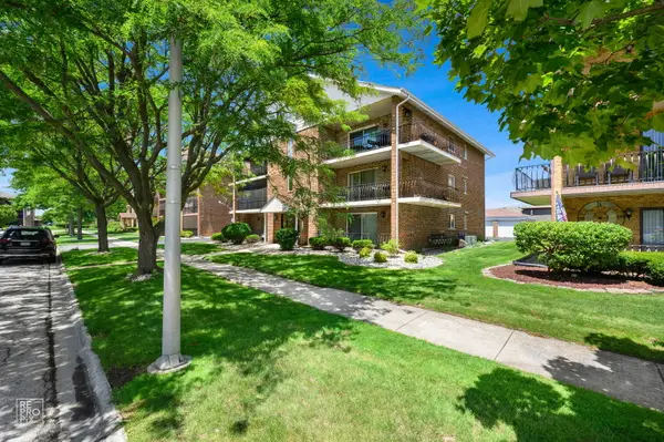 8154 168th Place #3E, Tinley Park, IL 60477
