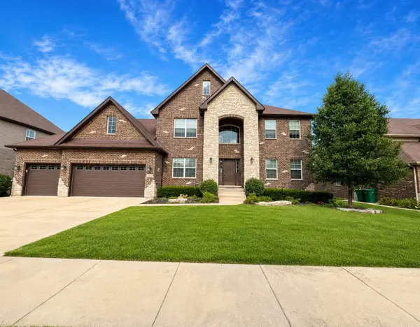 13070 Waterford Drive, Lemont, IL 60439
