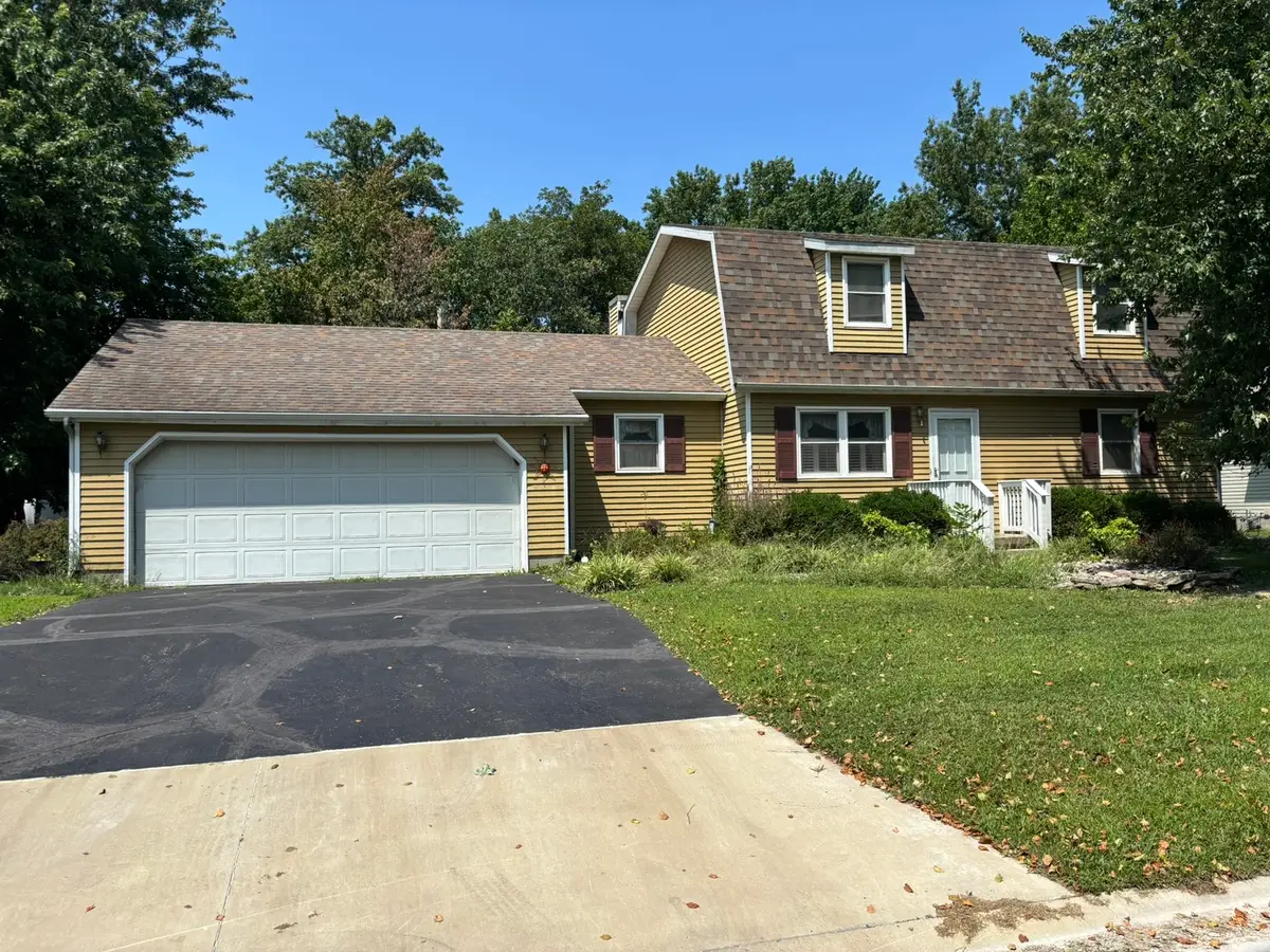 217 Woodland Drive, Salem, IL 62881 - #1