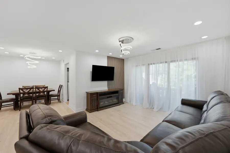 1251 Williamsburg Drive #D2, Schaumburg, IL 60193 - #2