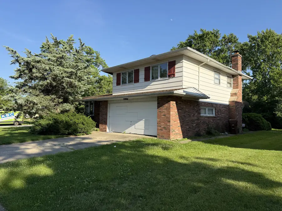 1022 W Nevada Street, Glenwood, IL 60425 - #2