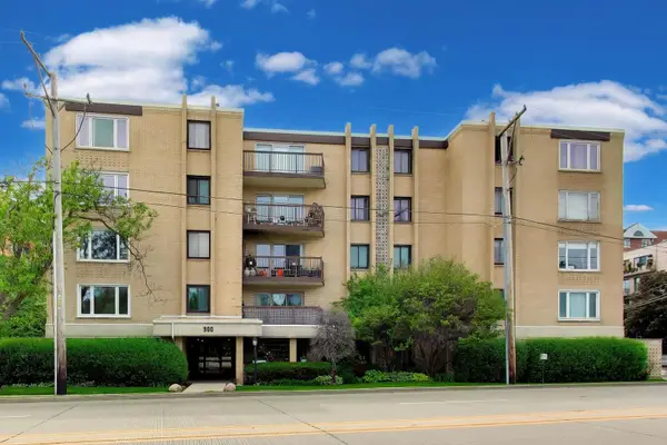 900 S River Road #4B, Des Plaines, IL 60016
