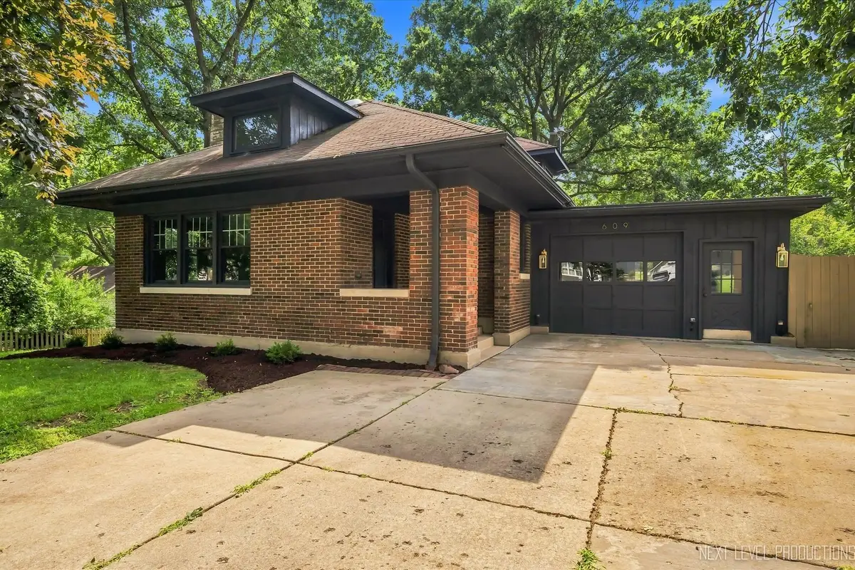 609 S 5th Avenue, Saint Charles, IL 60174 - #1