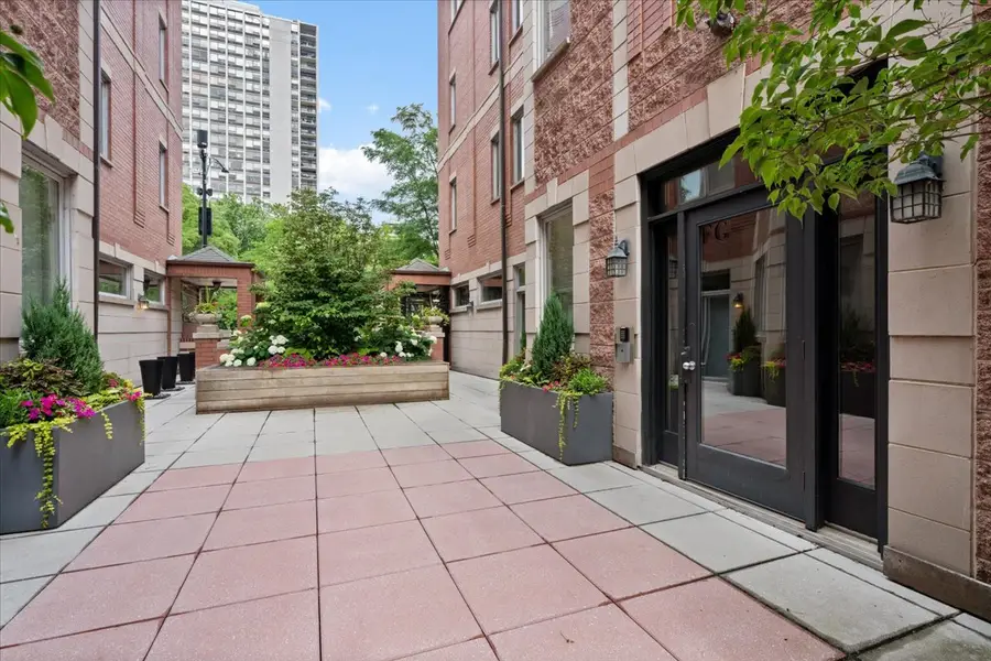 1430 N La Salle Drive #F1, Chicago, IL 60610 - #2