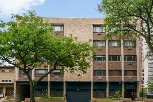 6121 N Sheridan Road #3A, Chicago, IL 60660